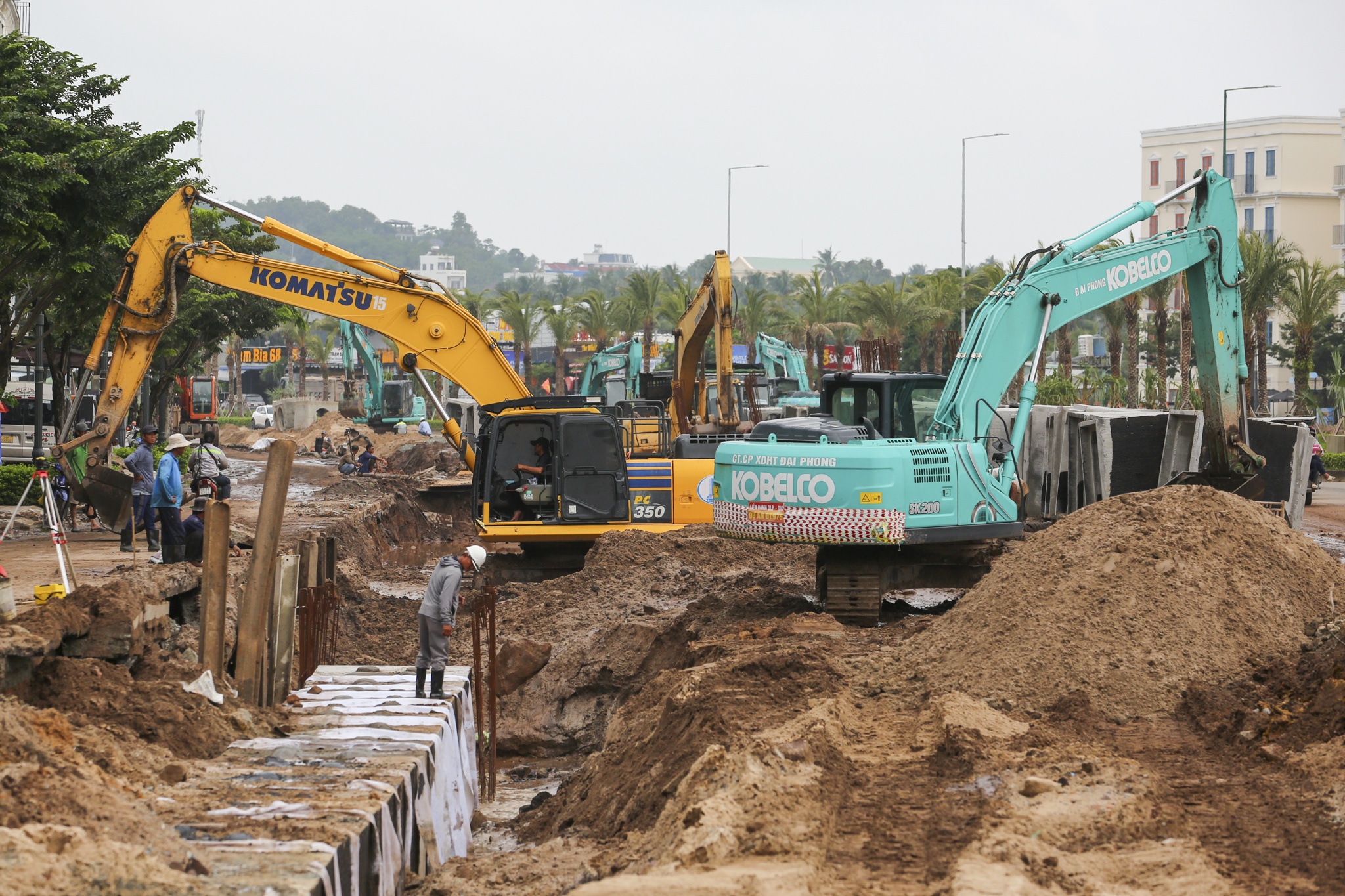 Phú Quốc xây dựng trục giao thông 10 làn xe và LRT cho APEC