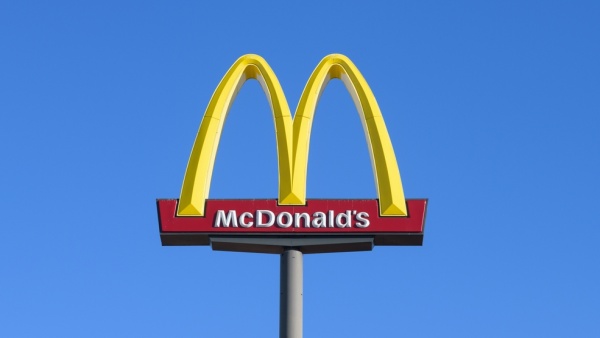 McDonald's AI định giá động: thuật toán định giá ly cà phê
