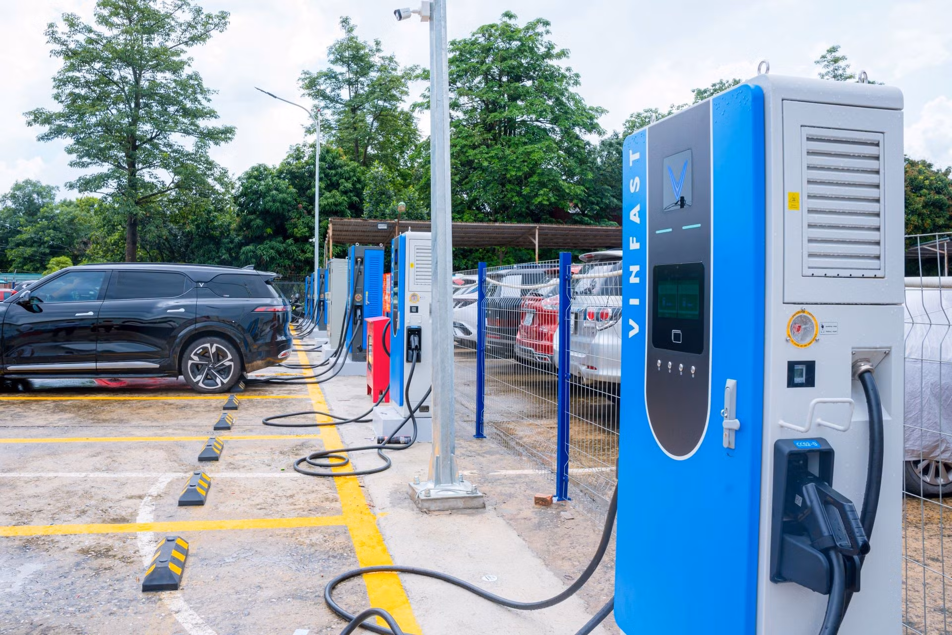 Quy chuẩn trạm sạc mới: cuộc chơi hạ tầng xe điện đảo chiều