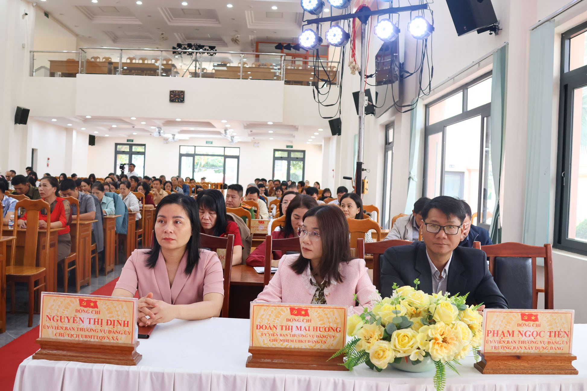 Robot AI đầu tiên phục vụ người dân tại xã: Bước ngoặt cho chuyển đổi số địa phương