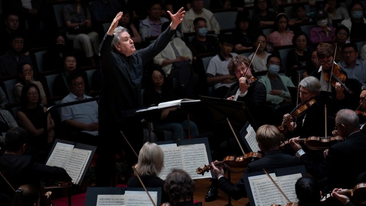 London Symphony Orchestra trở lại Hà Nội: Khi Mozart và Tchaikovsky chạm thu Hồ Gươm