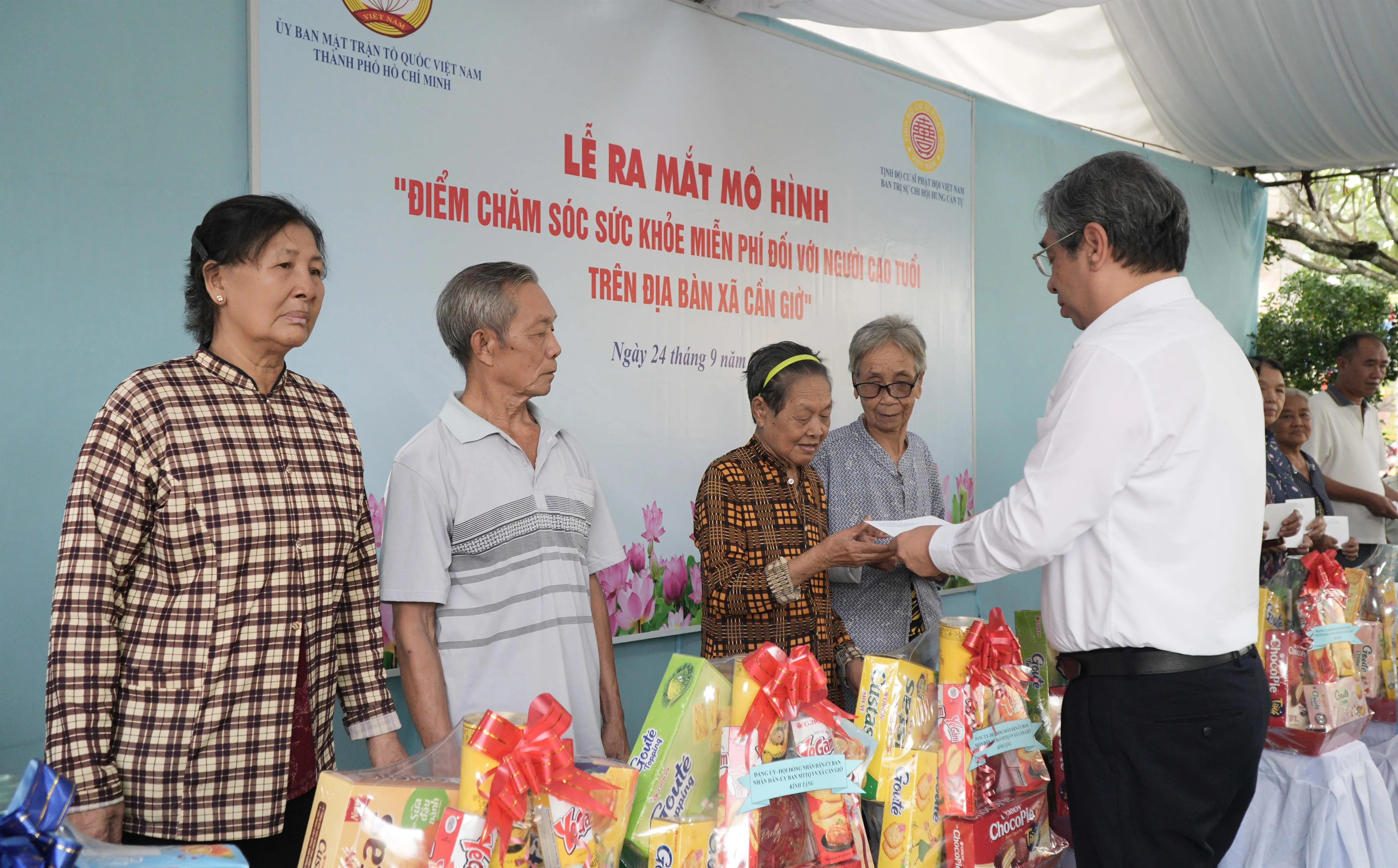Mô hình chăm sóc sức khỏe miễn phí cho người cao tuổi ở Cần Giờ: một bước đi đúng từ cơ sở