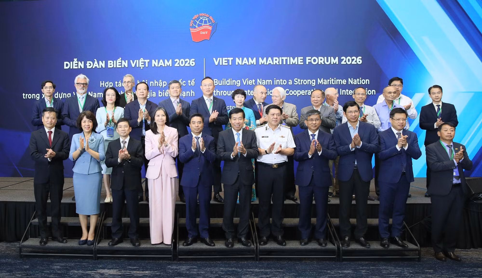 Từ tài nguyên biển sang kinh tế tri thức: nền tảng công nghệ biển để cạnh tranh khu vực