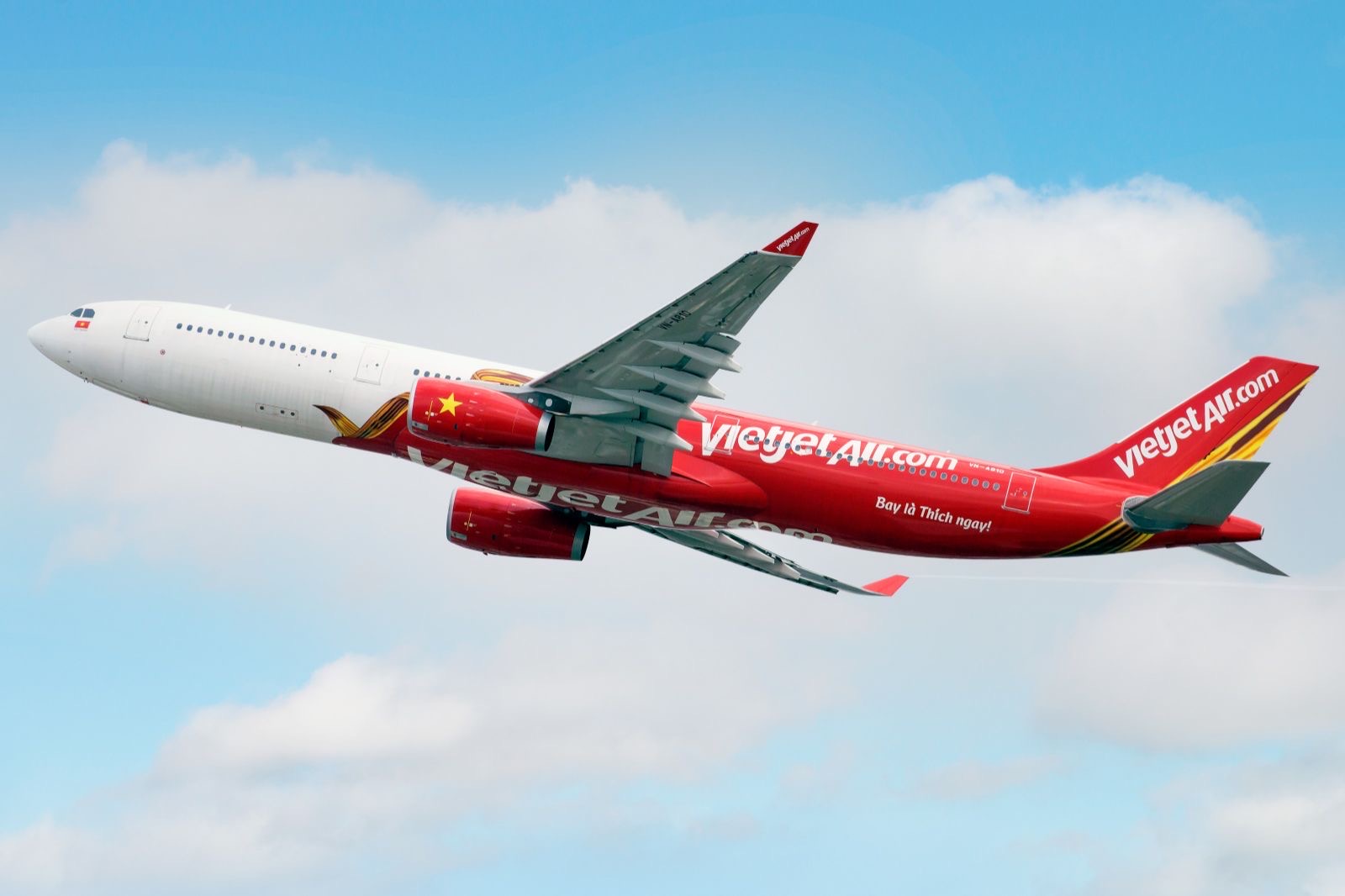 Vietjet mở đường bay mới tới Praha, Almaty, Maldives với vé 0 đồng