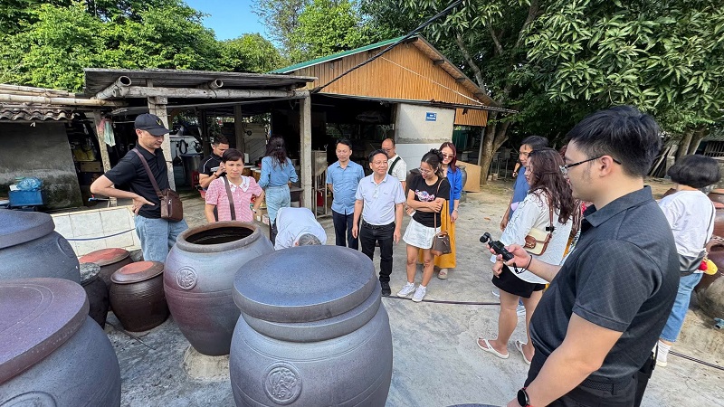 Từ căn bếp gia đình đến dây chuyền đóng hộp: con đường mới của ẩm thực Việt
