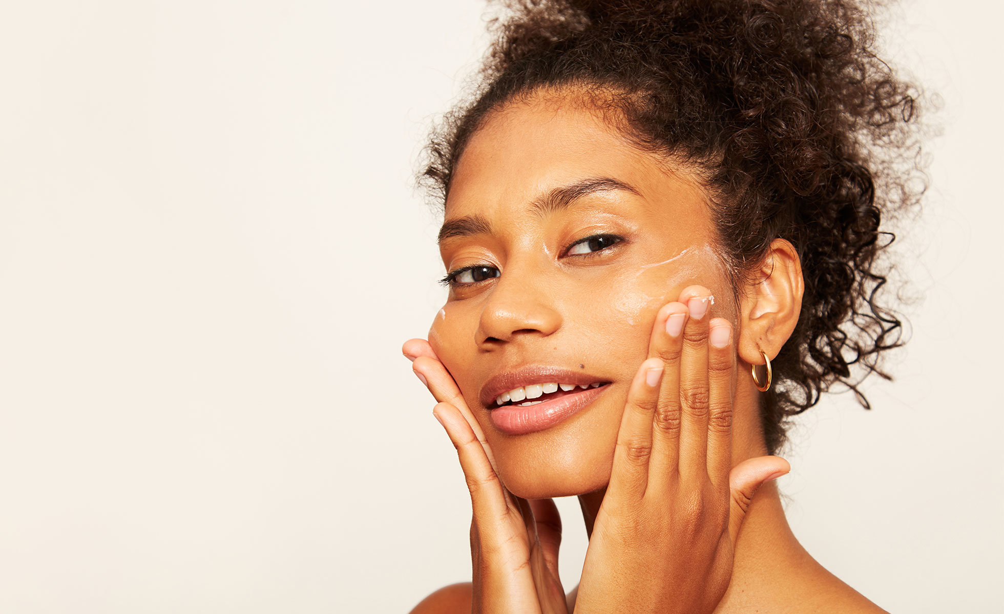 Chu kỳ chăm sóc da 4 ngày: luân phiên exfoliation và phục hồi màng ẩm