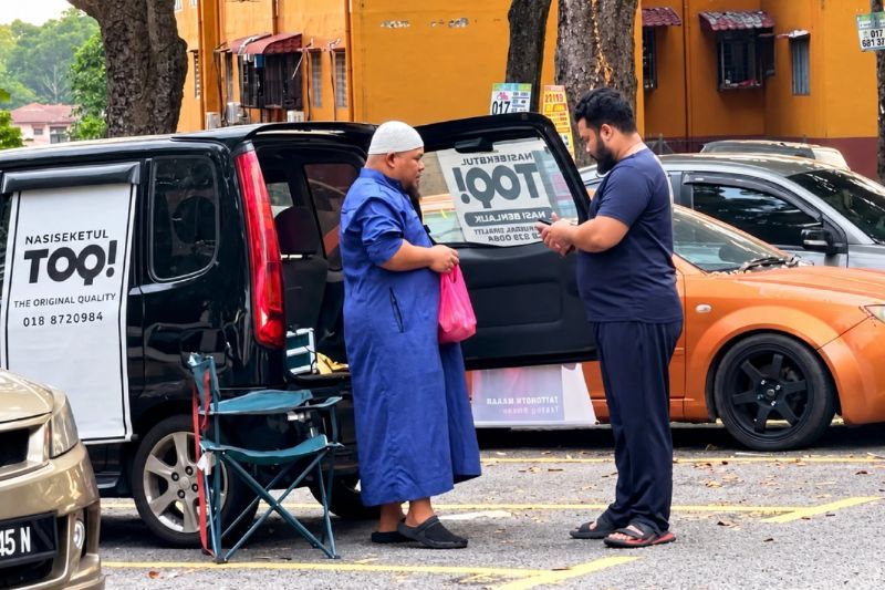 Dari Layar Perak ke Gerai Kereta: Nasi Berlauk yang Membuka Jalan ke Tanah Suci