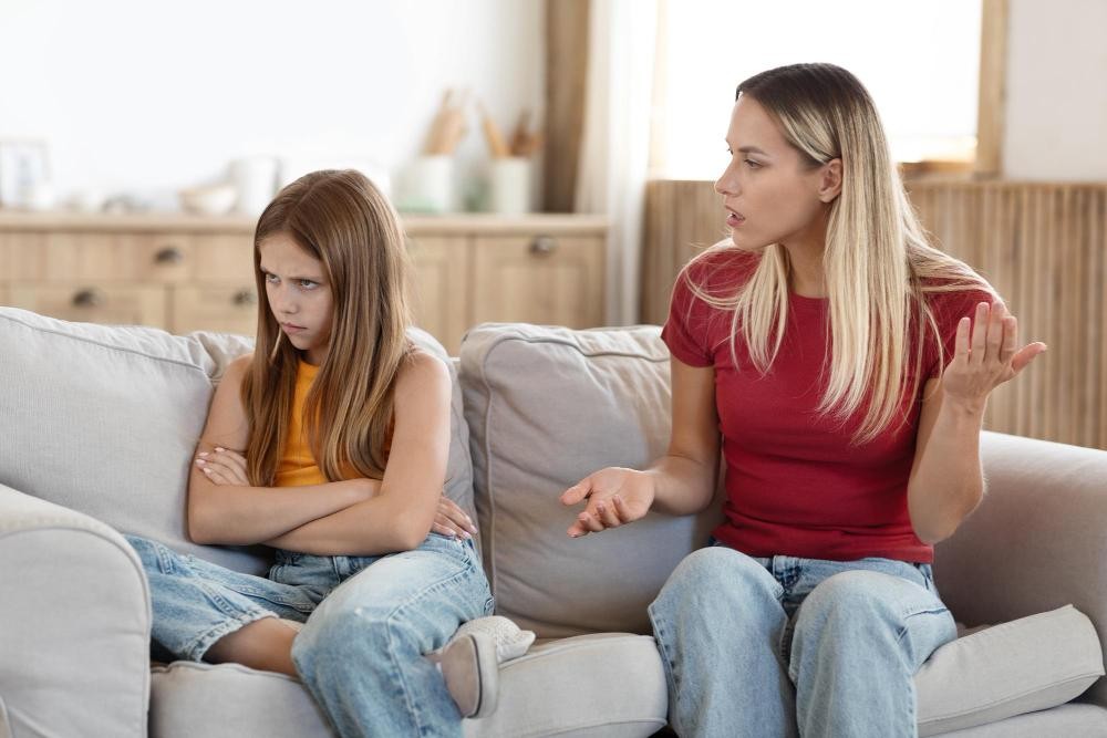 Những thói quen của cha mẹ khiến con thôi chia sẻ và cách sửa lại