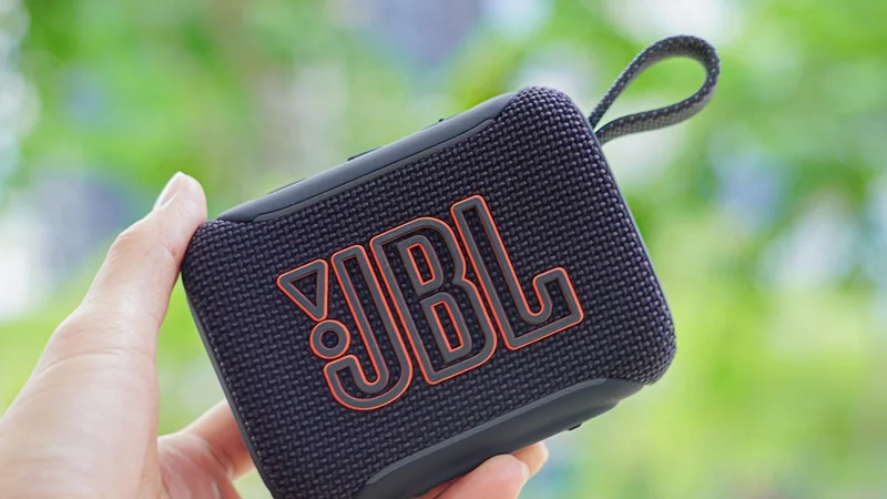 JBL Go 5 vs PartyBox Ultimate 2: khác nhau ở phong cách nghe
