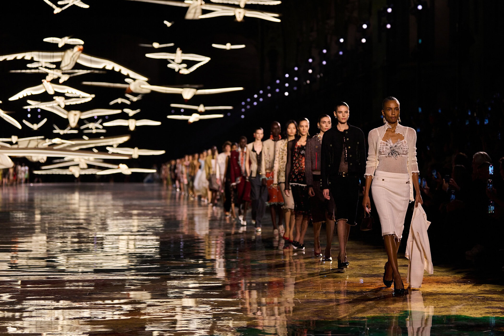Sepuluh Rumah Mewah Musim Semi: Kulit, Warisan dan Masa Depan di Runway Paris