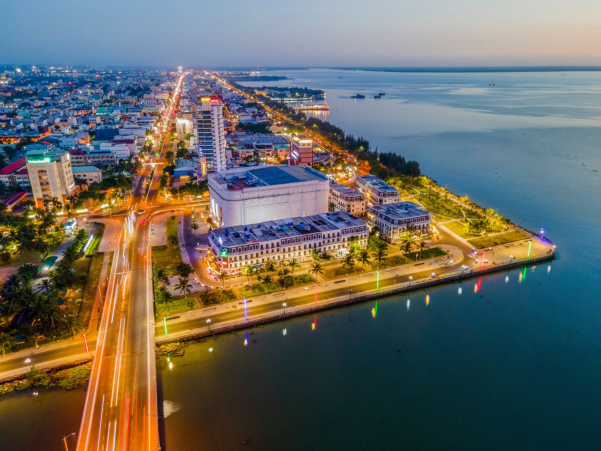 Siêu dự án đô thị lấn biển: vốn 100.000 tỷ và bài toán cơ chế tài chính