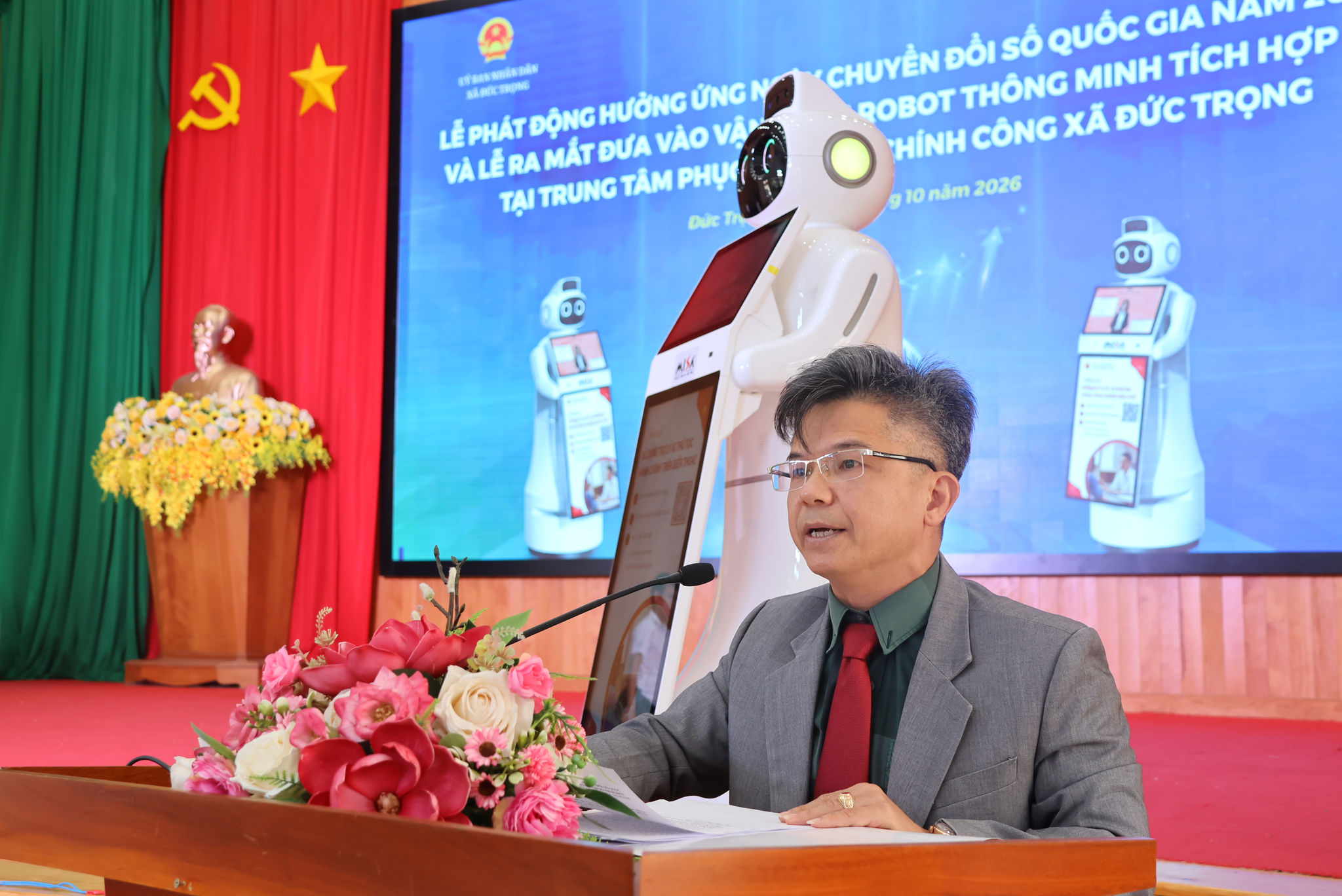 Robot AI đầu tiên phục vụ người dân tại xã: Bước ngoặt cho chuyển đổi số địa phương