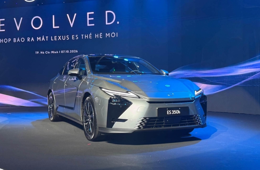 Lexus ES thuần điện xuất hiện: cuộc chơi sedan hạng sang đổi chiều