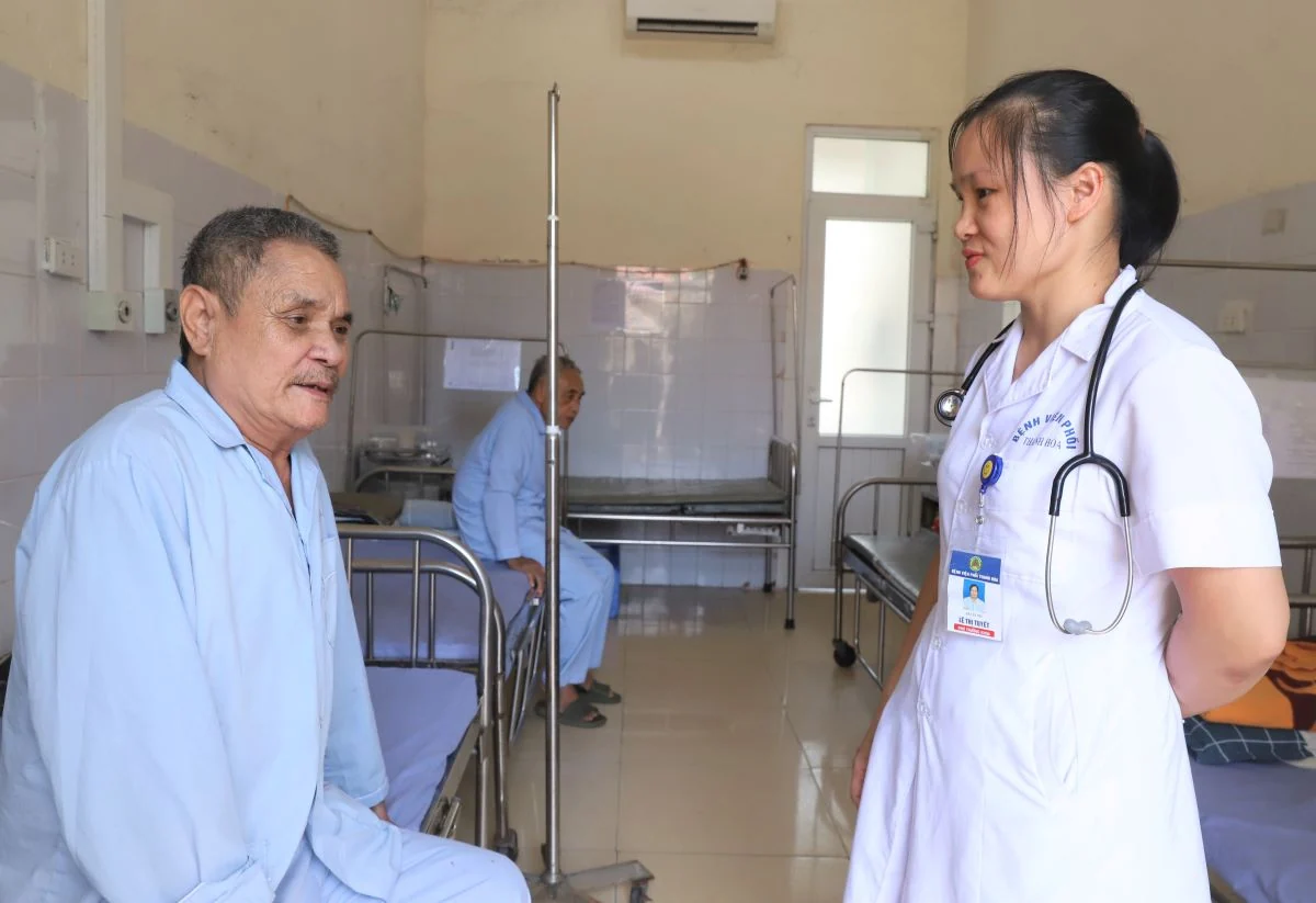 Thuốc lá không chỉ phá phổi: xương, khớp và tim mạch cũng trả giá