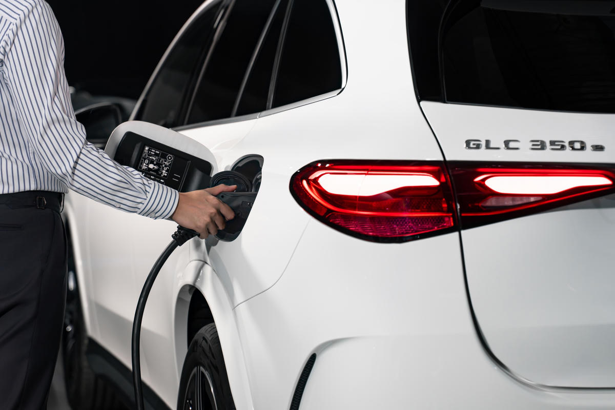Mercedes-Benz GLC 350e 4MATIC: cú ra quân chiến lược trong cuộc chơi SUV hạng sang PHEV
