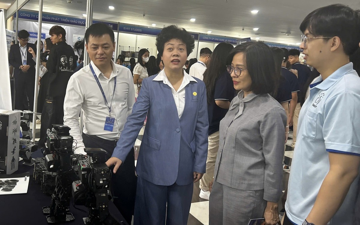 Triển lãm Robot, AI Hà Nội: Từ phòng thí nghiệm đến thị trường
