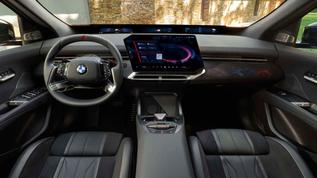 BMW iX4 điện: SUV coupe 827km thách thức đối thủ
