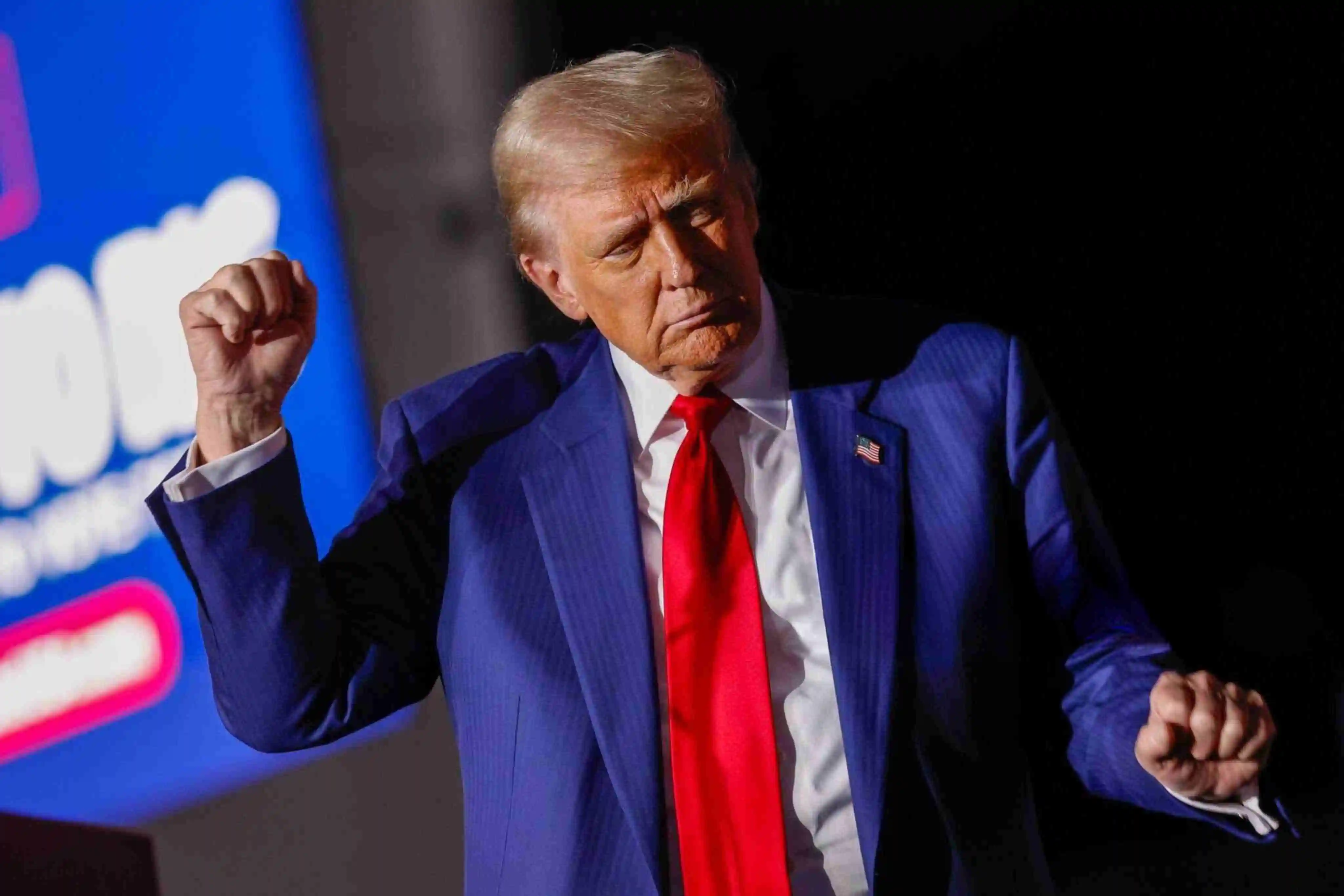 Trump và 517 giao dịch chứng khoán: chiến lược hay xung đột lợi ích?