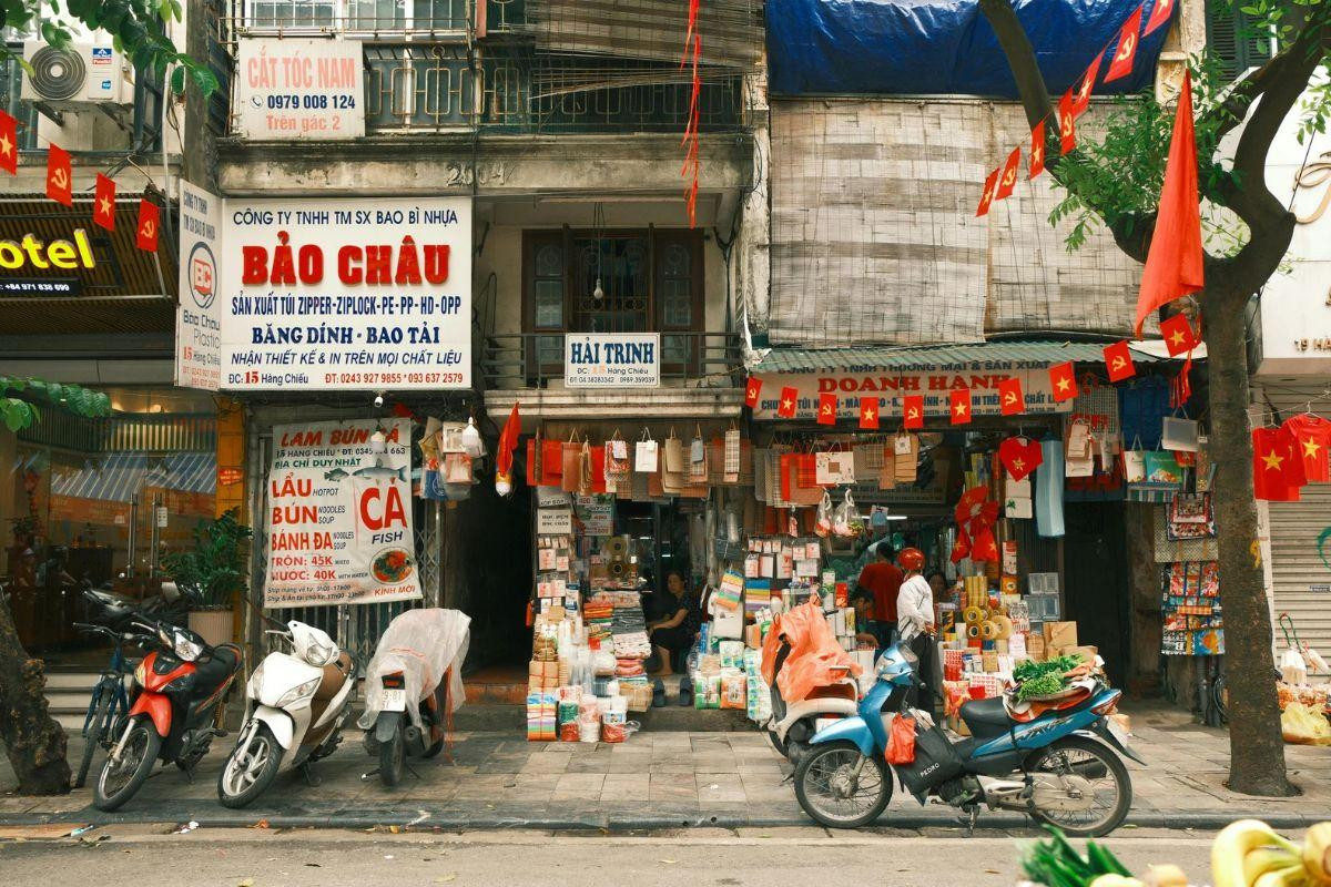 Việt Nam trên đường vượt Thái Lan: Tăng trưởng nhanh nhưng khoảng cách thu nhập vẫn rộng