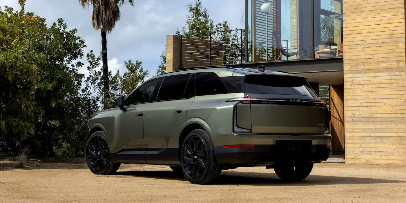 Lexus TZ chính thức lộ giá và thông số: có đủ sức gây áp lực lên SUV điện hạng sang?
