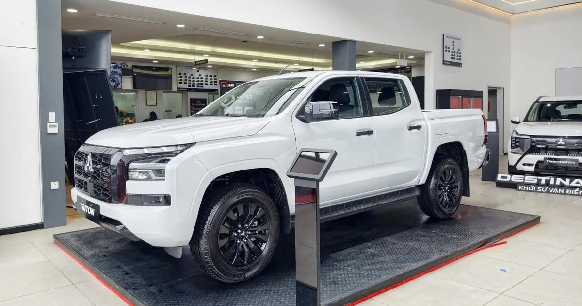 Mitsubishi Triton giảm 56 triệu trong tháng 10: Có nên xuống tiền?