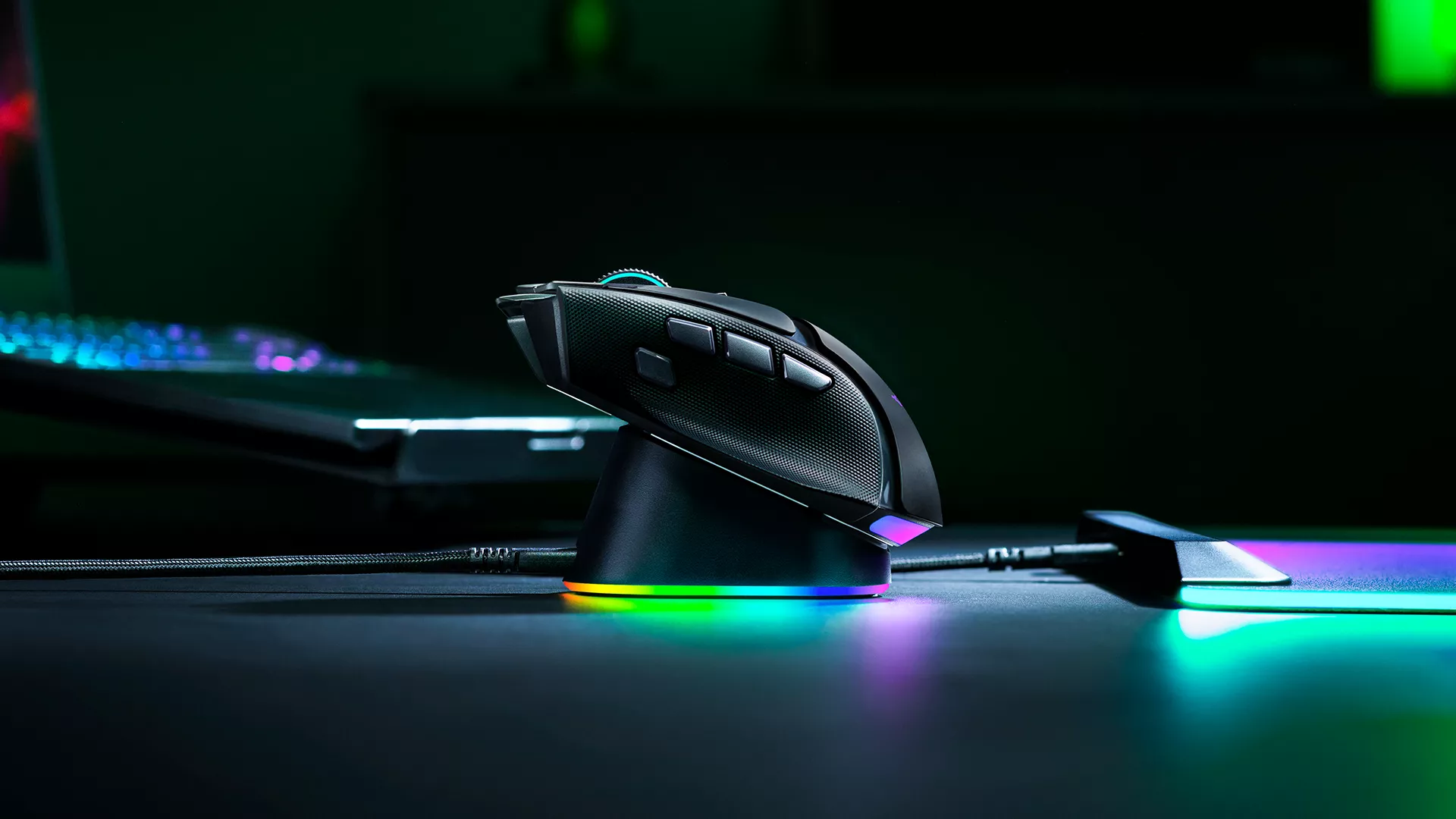 Razer Basilisk V4 Pro vs V4 HyperSpeed: Chuột gaming nào đáng mua hơn?