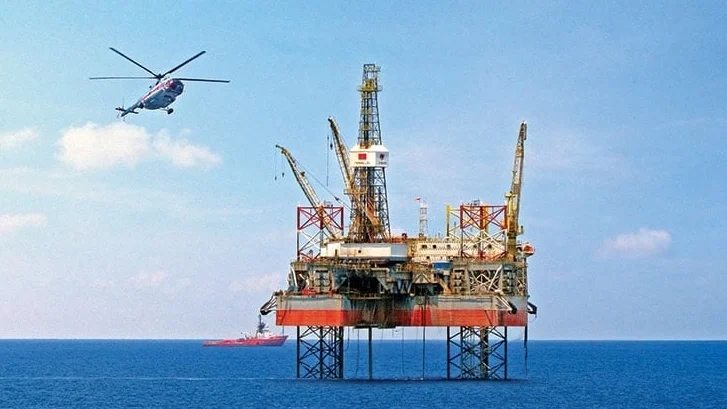 Việt Nam tăng tốc khai thác dầu khí ngoài khơi với “kho báu” mới