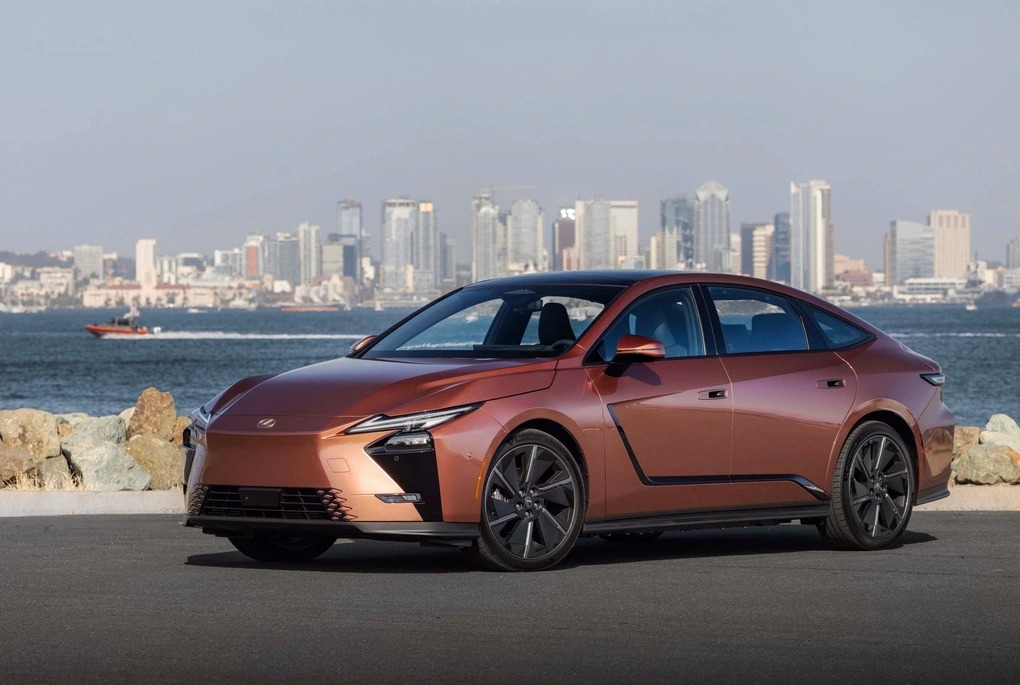 Xe điện và hybrid sắp ra mắt tháng 10: nên chờ mẫu nào?