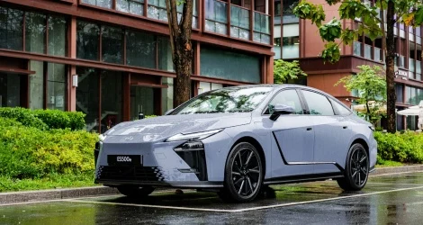 Lexus ES điện hóa: sedan hạng sang thuần điện bước vào cuộc chơi
