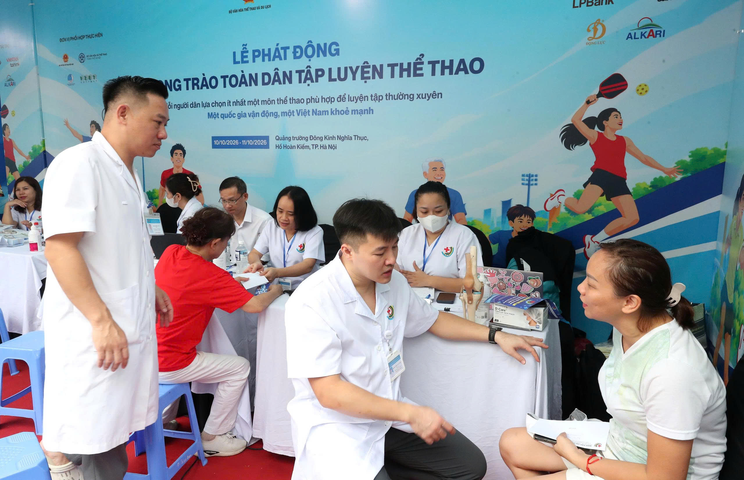 Hơn 2.500 người được sàng lọc sức khỏe tại phong trào toàn dân tập luyện thể thao