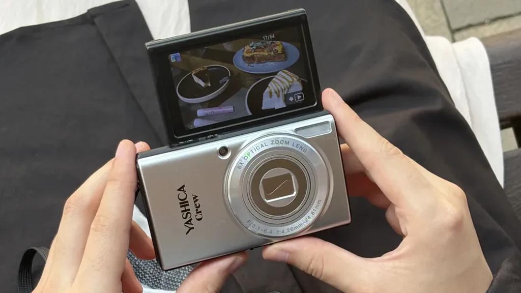 Máy ảnh compact giá rẻ và làn sóng hoài cổ: cuộc chơi của Yashica và Ricoh