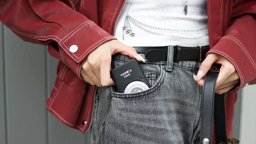 Máy ảnh compact giá rẻ và làn sóng hoài cổ: cuộc chơi của Yashica và Ricoh