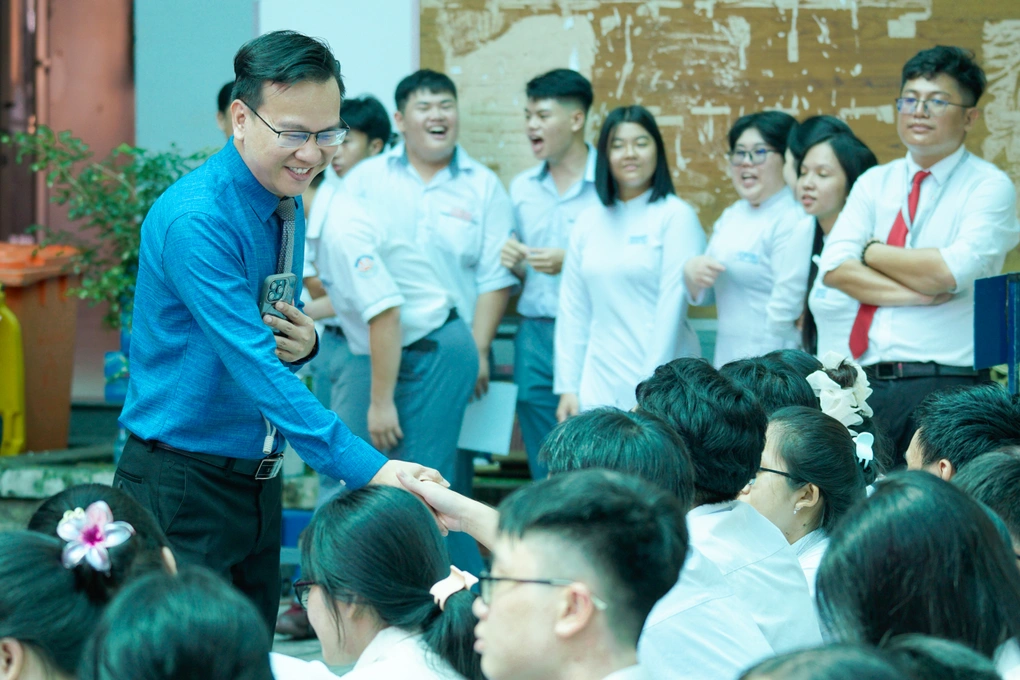 Những dấu hiệu cảnh báo sức khỏe tâm thần ở trẻ em trong thời đại số mà phụ huynh cần nhận biết ngay