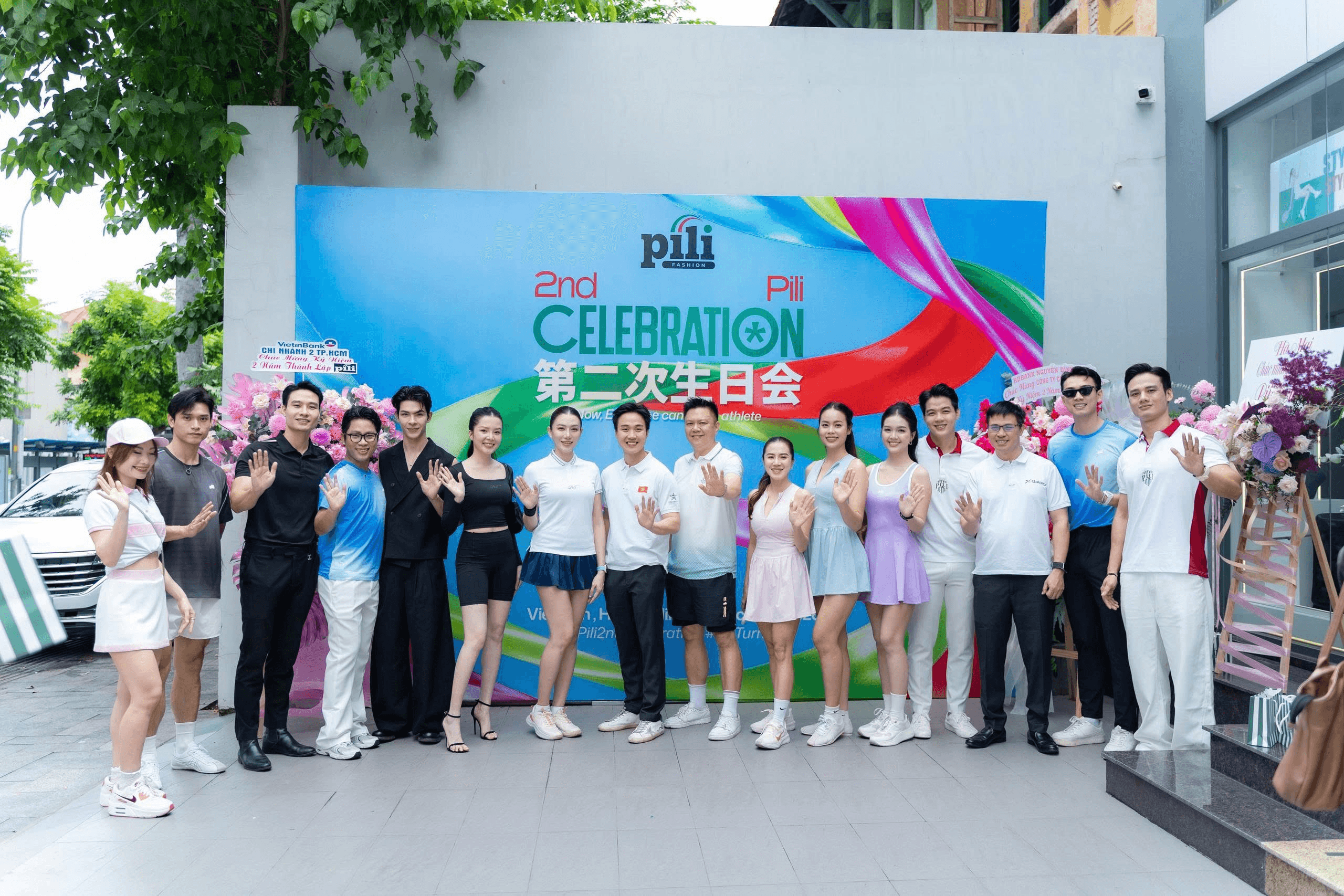 Từ thiết kế vội vàng đến Á hậu 4: hành trình thời trang của Emoura Phạm tại Miss Grand