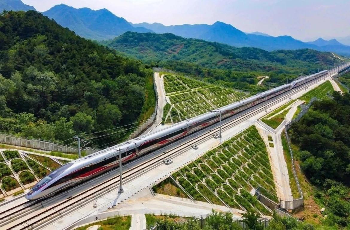Từ công nghệ nhập khẩu đến tự chủ: Chiến lược Việt Nam làm chủ đường sắt cao tốc
