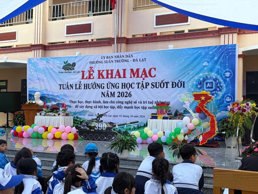 Công an vào lớp dạy trẻ dùng AI an toàn: bước ngoặt giáo dục số
