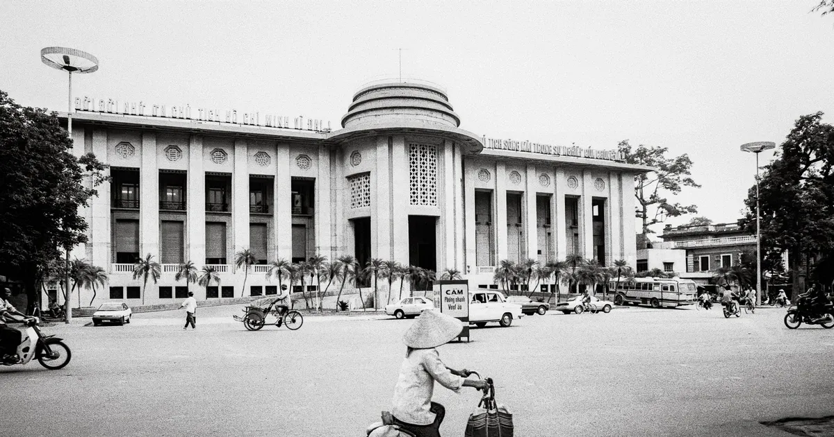 Hà Nội qua ống kính nhiếp ảnh gia Anh: Những dấu vết thời gian của thủ đô