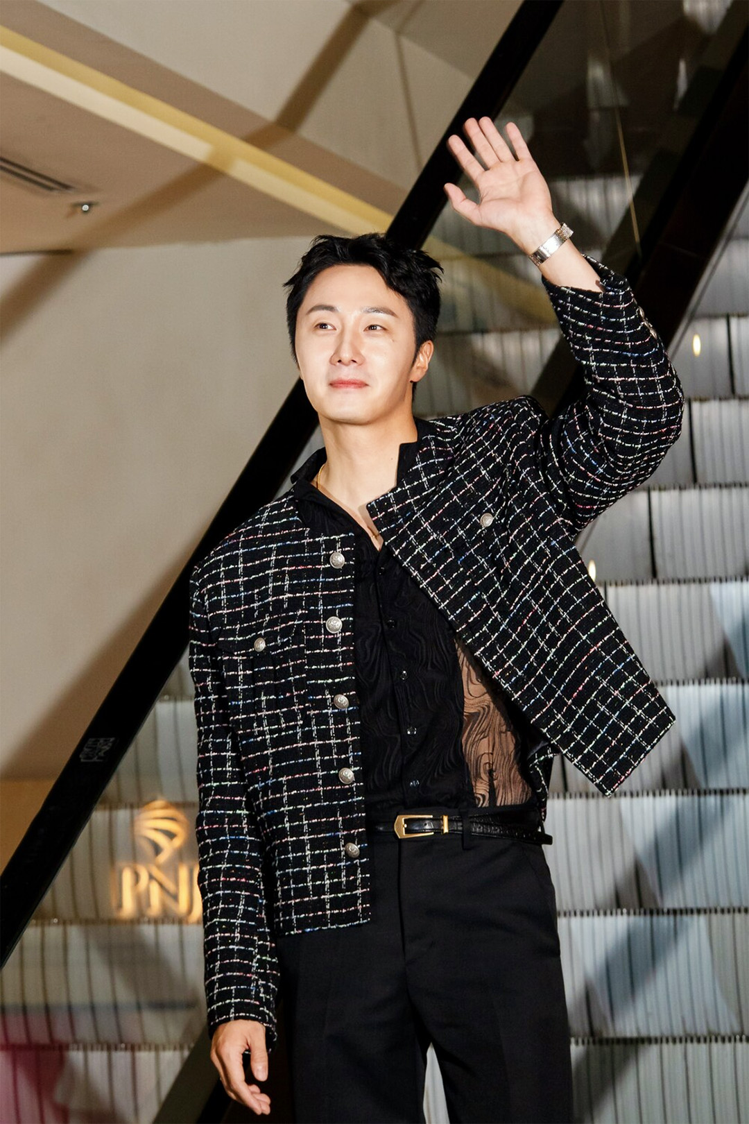 Jung Il Woo, Lee Ki-taek và làn sóng sao Hàn gặp mặt fan quốc tế