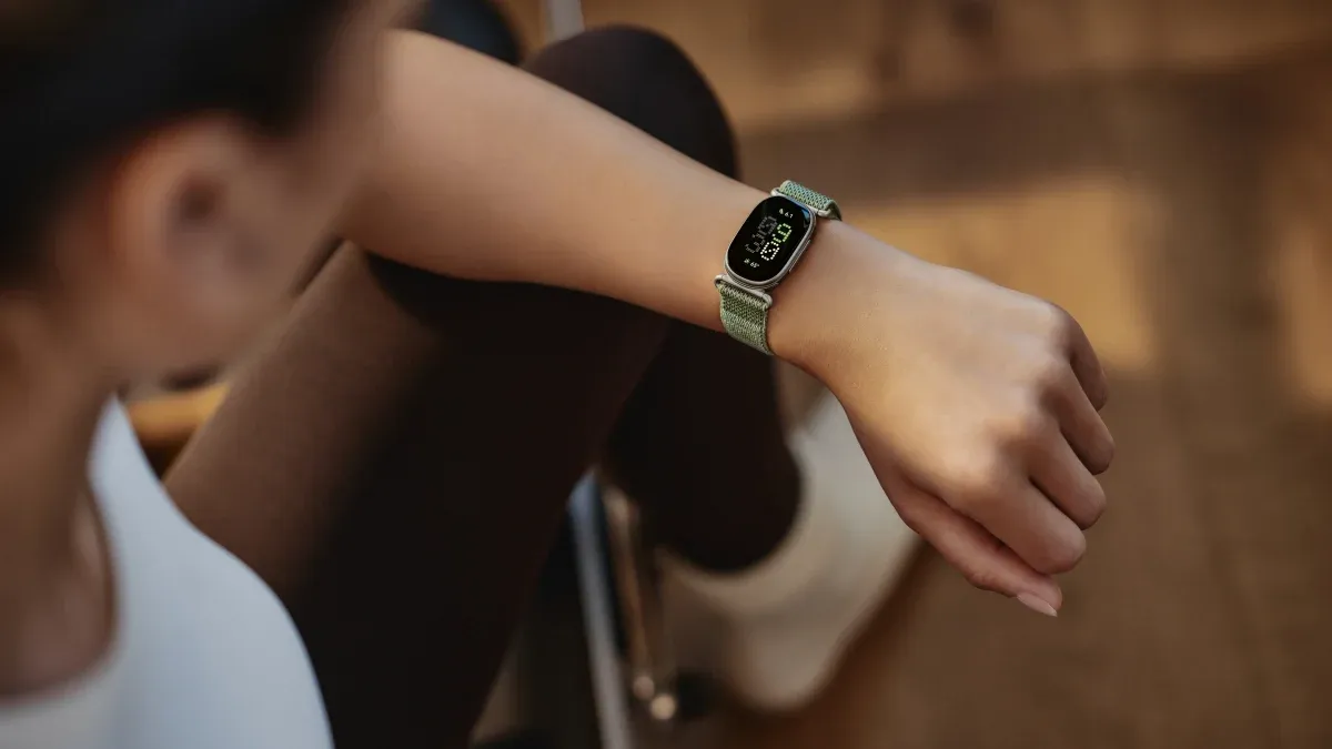 Google Fitbit Edge: màn hình OLED, GPS và pin 7 ngày