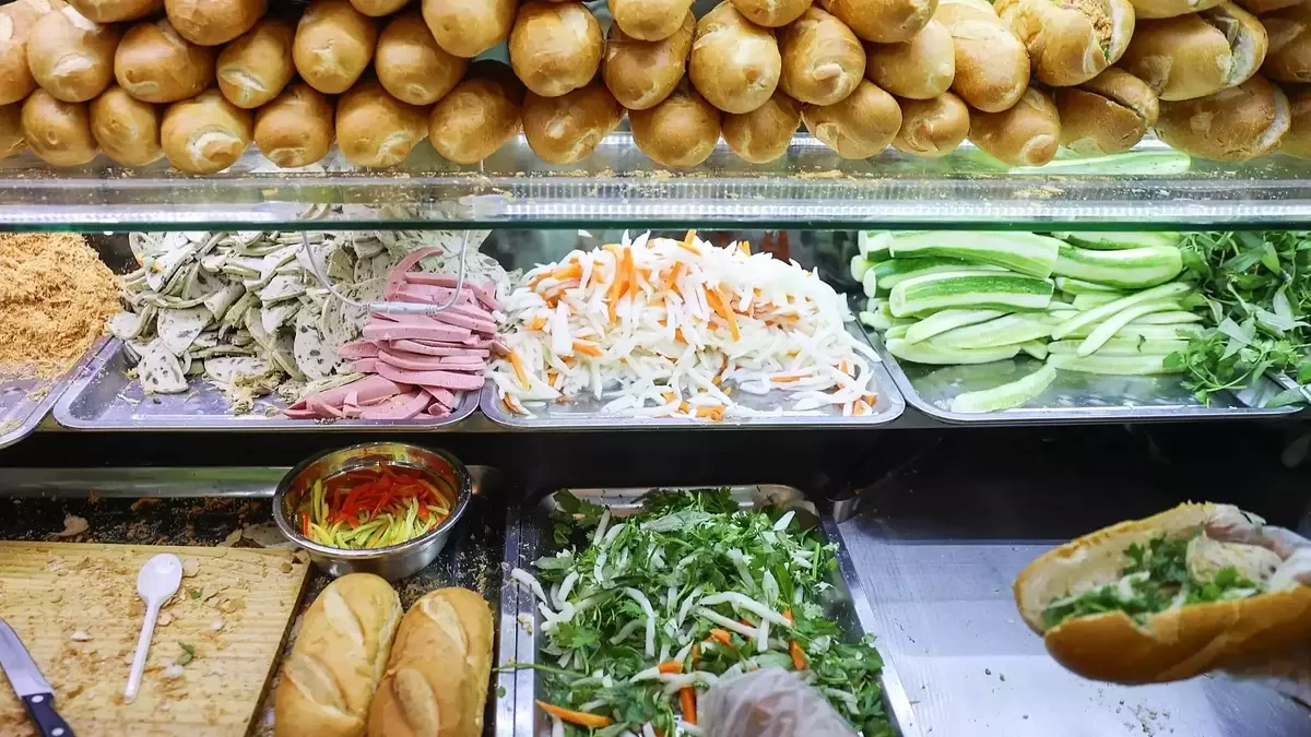 Ẩm thực đường phố Sài Gòn: Từ vỉa hè đến chiến lược du lịch