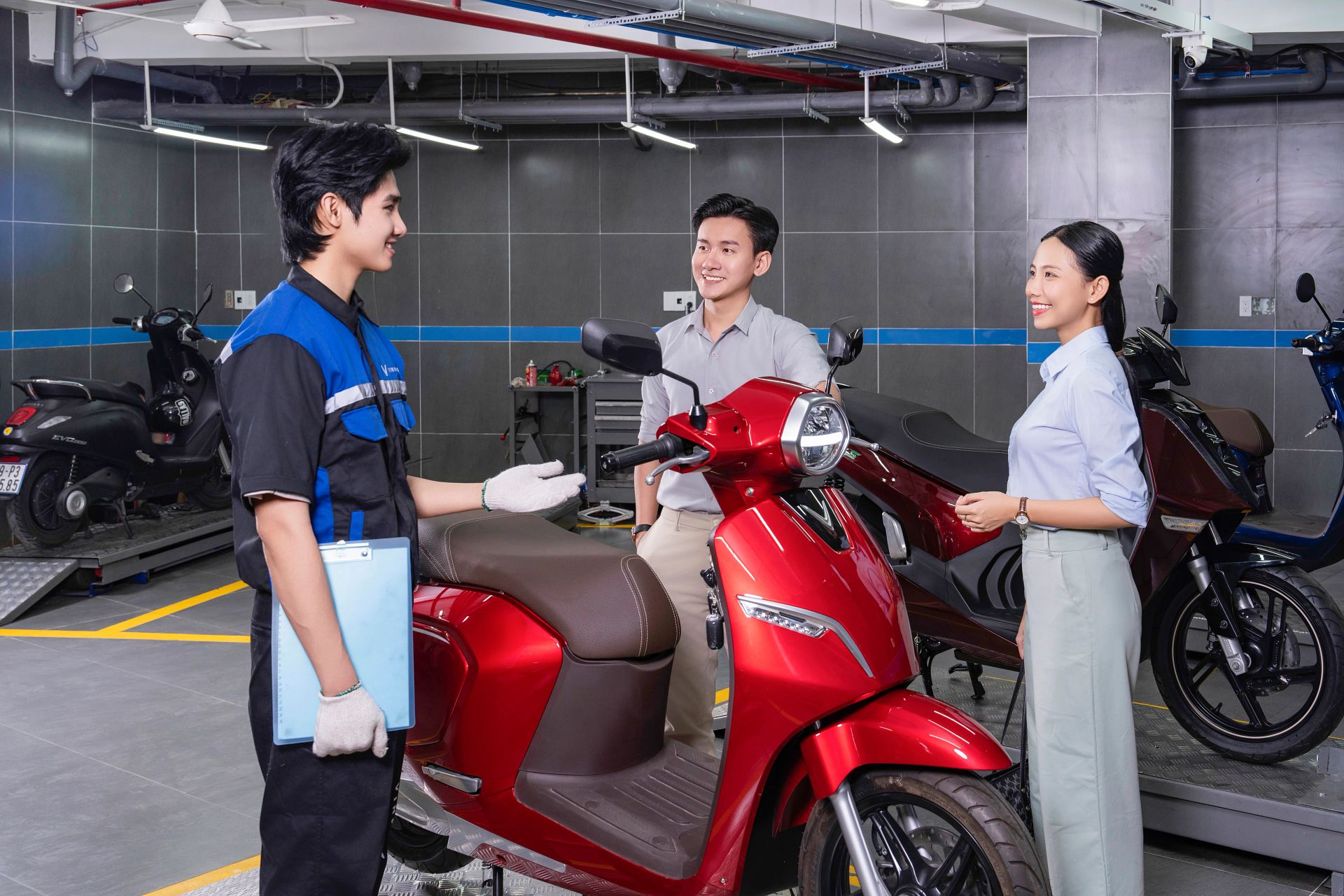 Tâm lý người dùng khi chuyển từ xe xăng sang xe điện