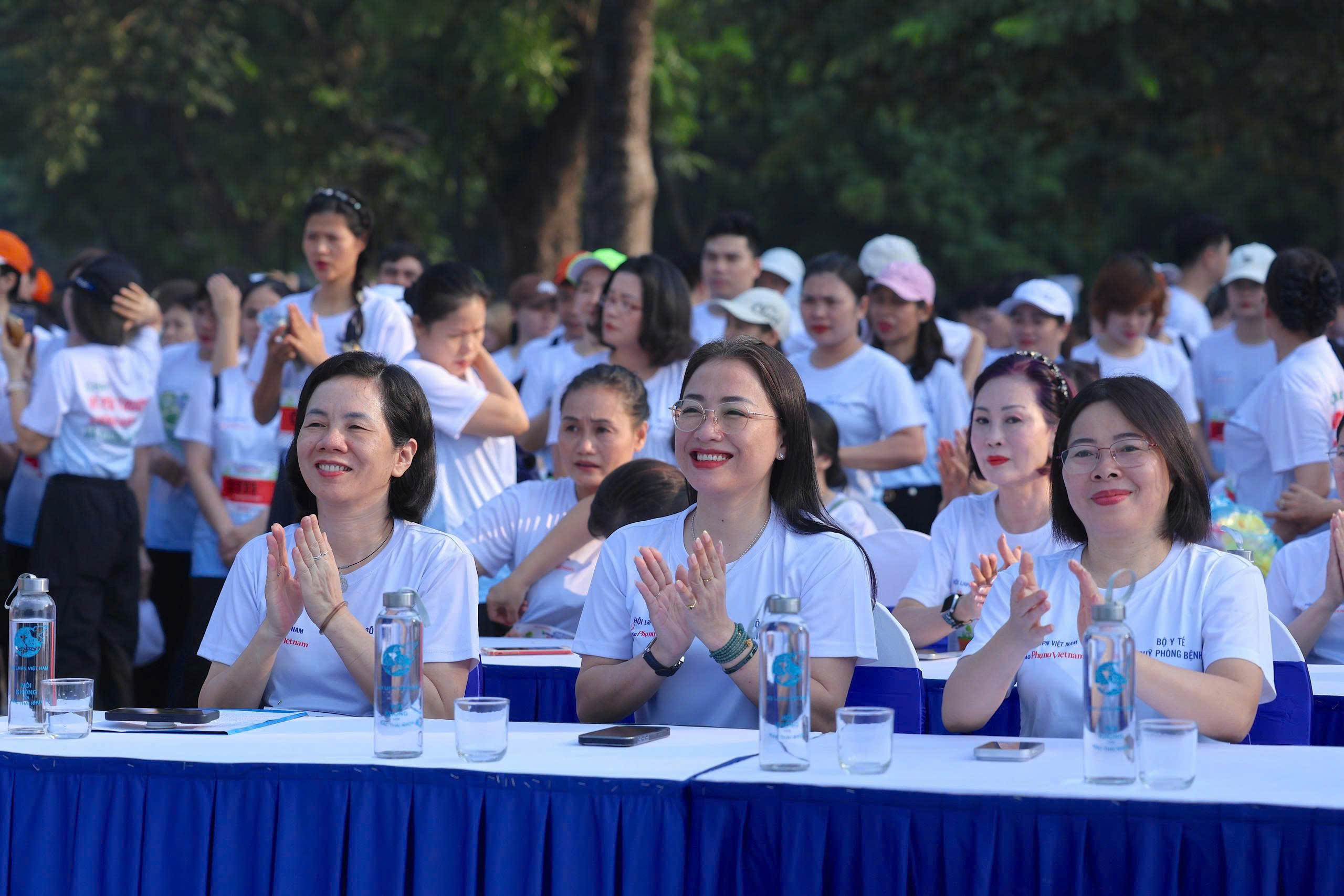 Gần 3.000 phụ nữ chạy vì môi trường không khói thuốc tại Công viên Thống Nhất