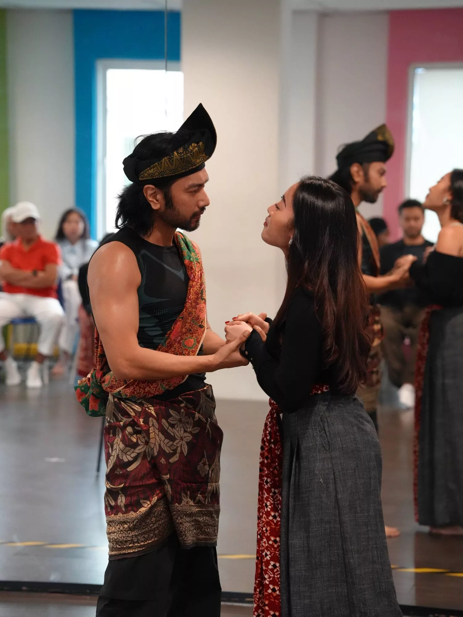 Menghidupkan Watak Teater Muzik: Dedikasi Yang Mengubah Suara