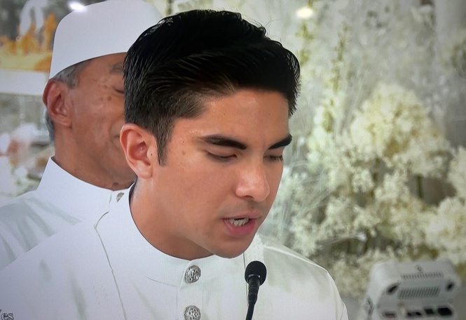 Kisah Pereka di Sebalik Gaun Nikah Bella Astillah