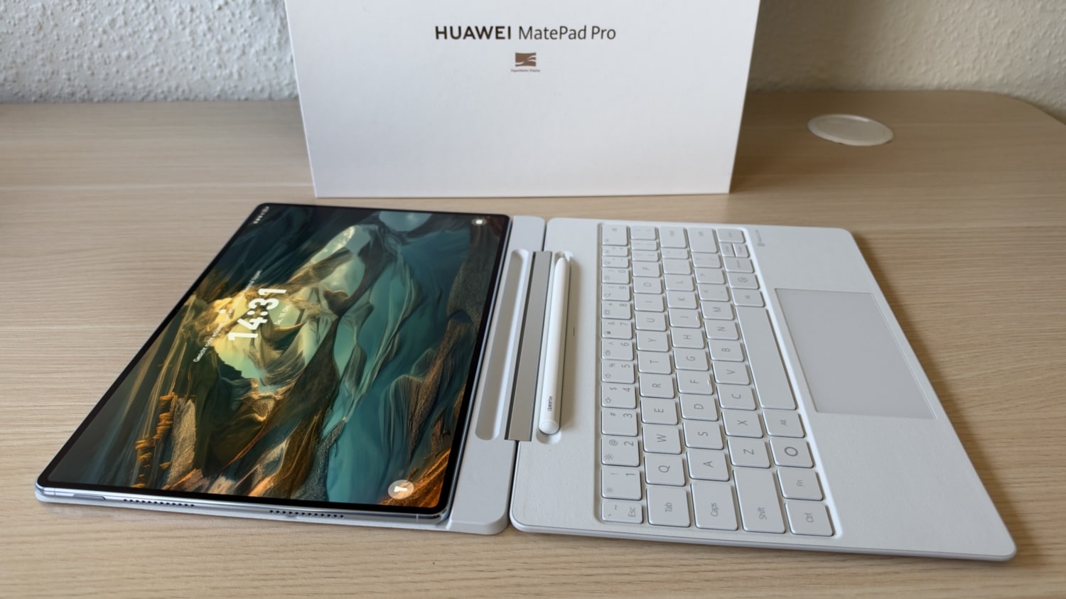 Huawei MatePad Pro 12 OLED: PaperMatte có đủ thay iPad Pro cho dân thiết kế?