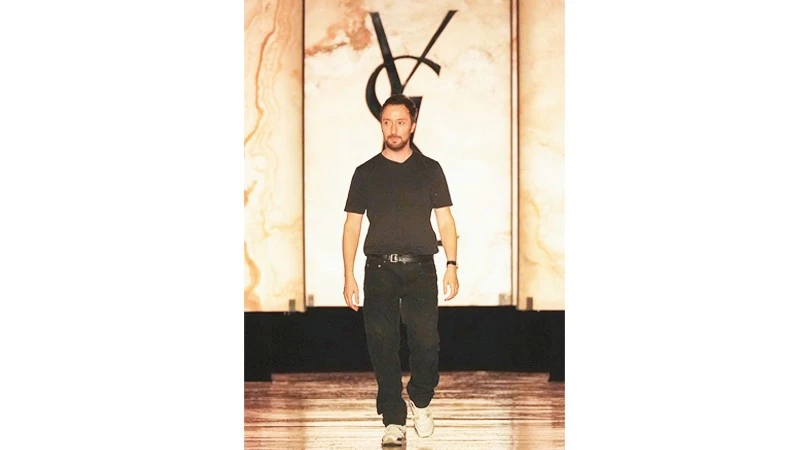Kering trước khủng hoảng lãnh đạo sáng tạo tại Saint Laurent và McQueen