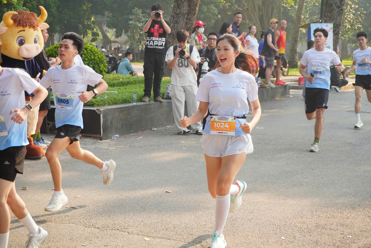 Gần 3.000 phụ nữ chạy vì môi trường không khói thuốc tại Công viên Thống Nhất