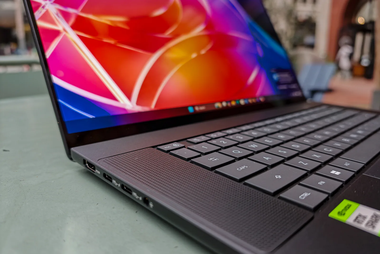 ASUS ProArt P16 RTX Spark: laptop xử lý AI cục bộ giá gần 195 triệu có đáng tiền?