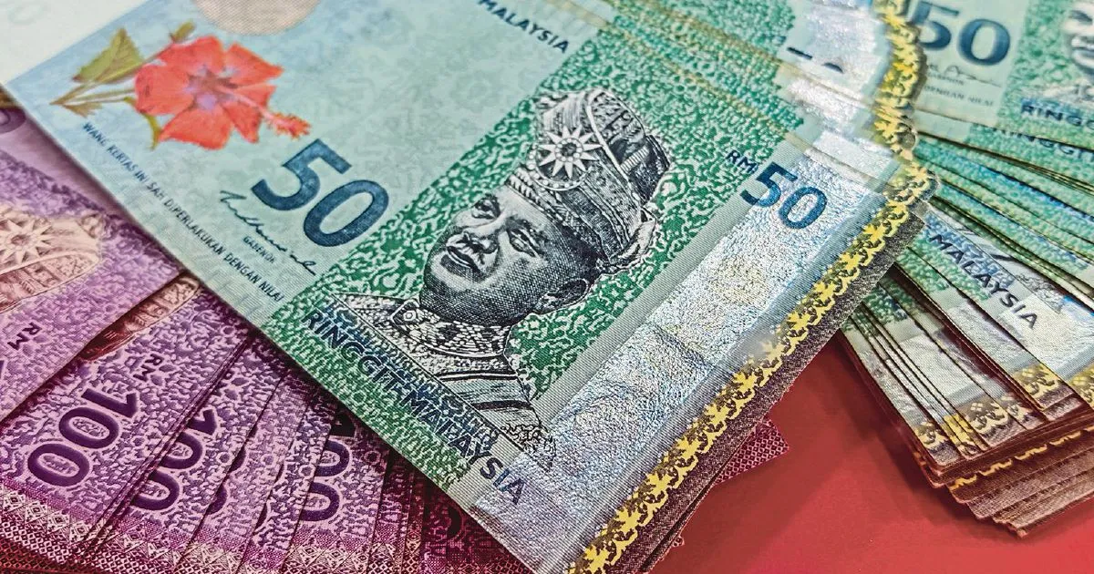 Belanjawan Kesihatan: Gaji Naik, Krisis Penghijrahan Kekal?