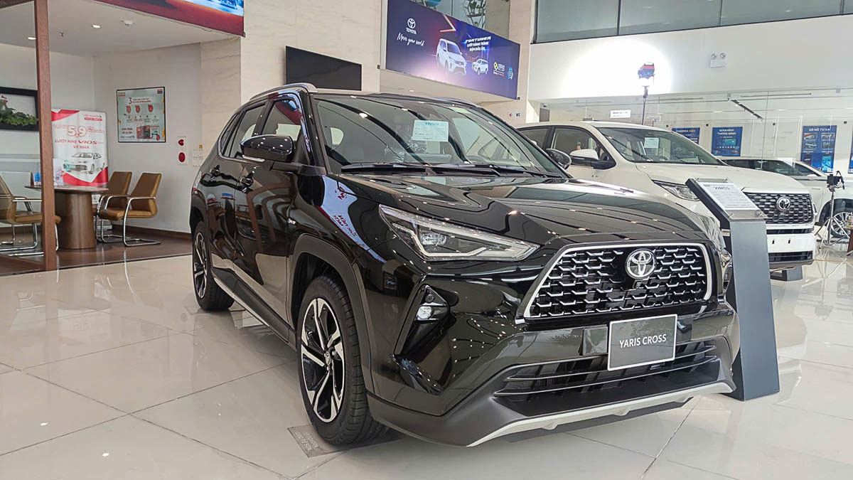 Toyota Innova Cross HEV dẫn đầu: xe xăng truyền thống bắt đầu lùi bước